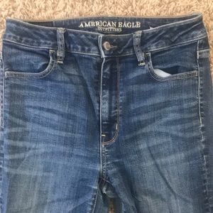 American Eagle Super Hi-Rise Jegging. Size 6. 👖